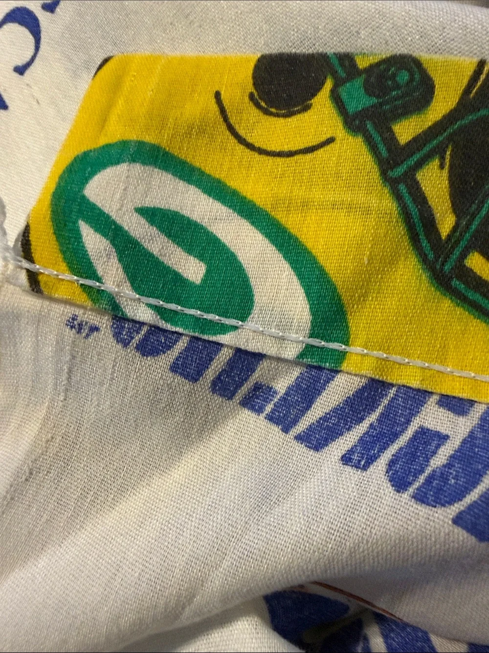 Vintage’95 NFL Helmet Print Throw Blanket - White Multi
